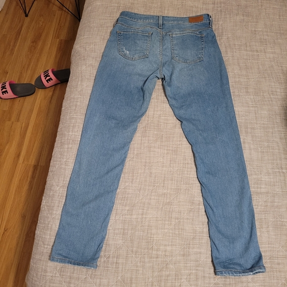 UNIVERSITY CLUB RIPPED SKINNY JEANS - Picture 2 of 7